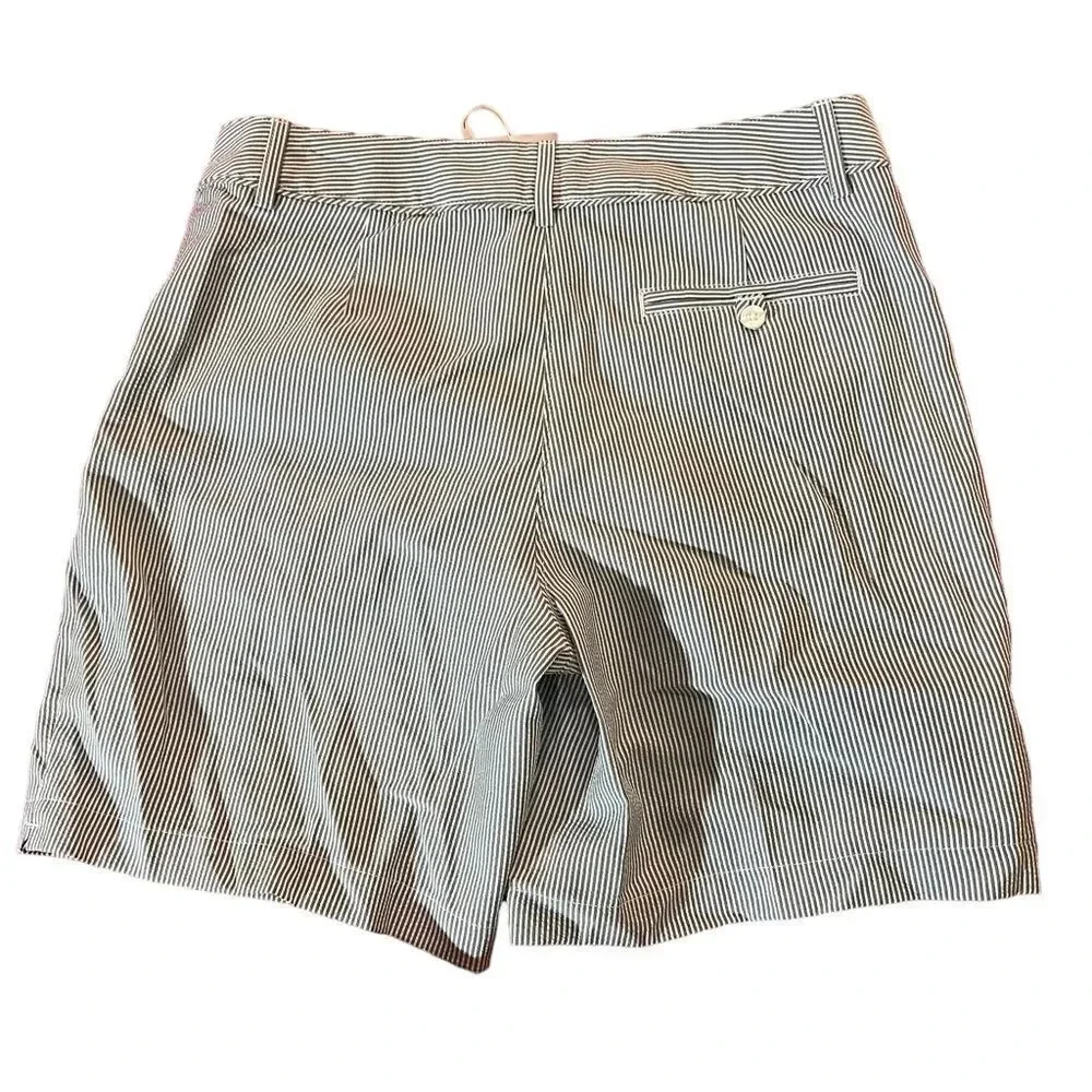 NWT Lady Hagen Essential Seersucker Shorts Women's‎ Size 4